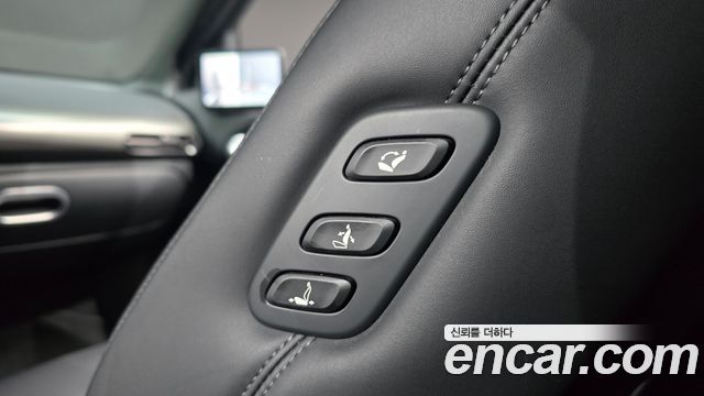Genesis GV60 2022 — photo 32