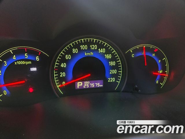 Kia Canival 2011 — photo 10
