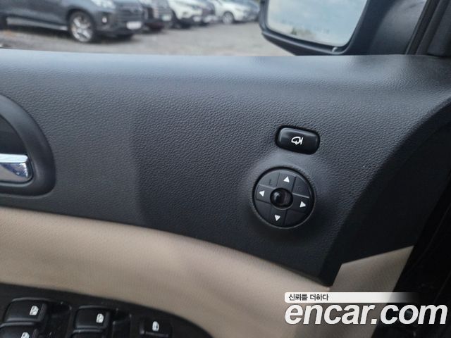 Kia Canival 2011 — photo 17