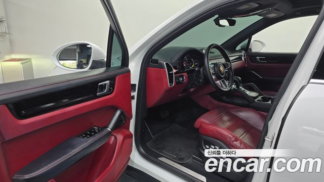Porsche Cayenne 2019 — photo 9