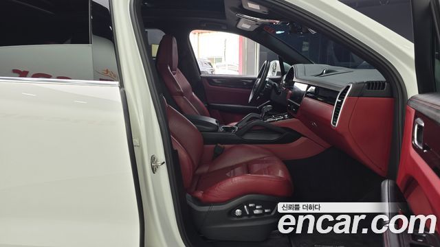 Porsche Cayenne 2019 — photo 10