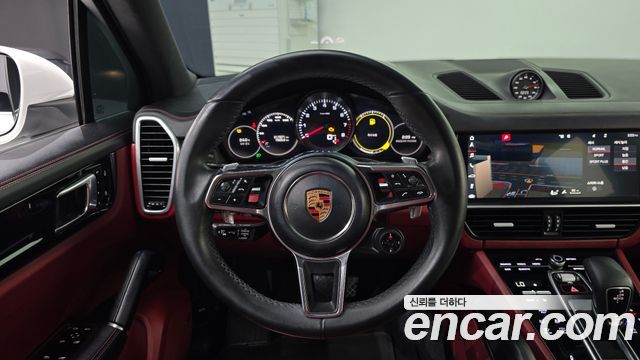 Porsche Cayenne 2019 — photo 12