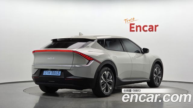 Kia EV6 2023 — photo 2