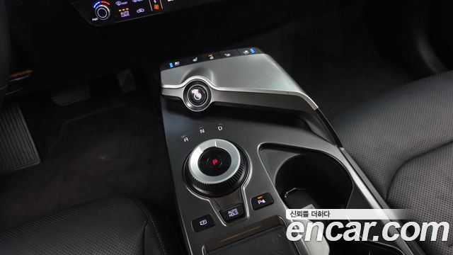 Kia EV6 2023 — photo 12