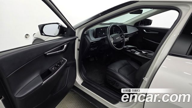 Kia EV6 2023 — photo 13