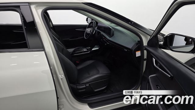 Kia EV6 2023 — photo 17