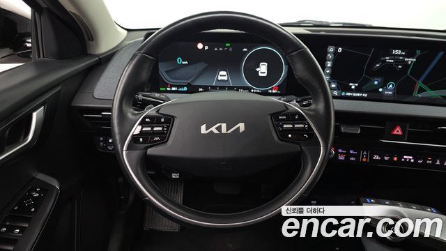 Kia EV6 2023 — photo 19