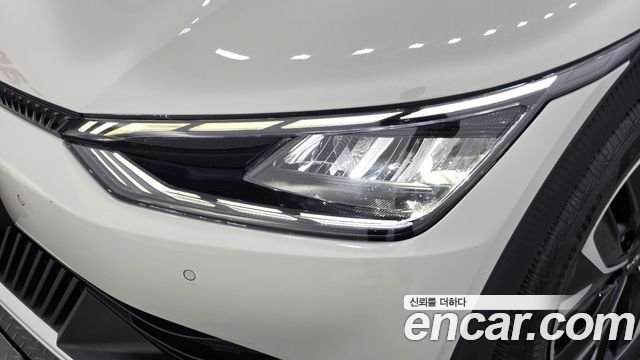 Kia EV6 2023 — photo 8