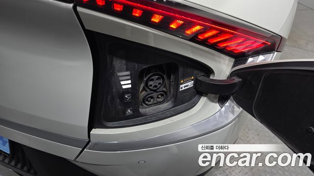 Kia EV6 2023 — photo 33