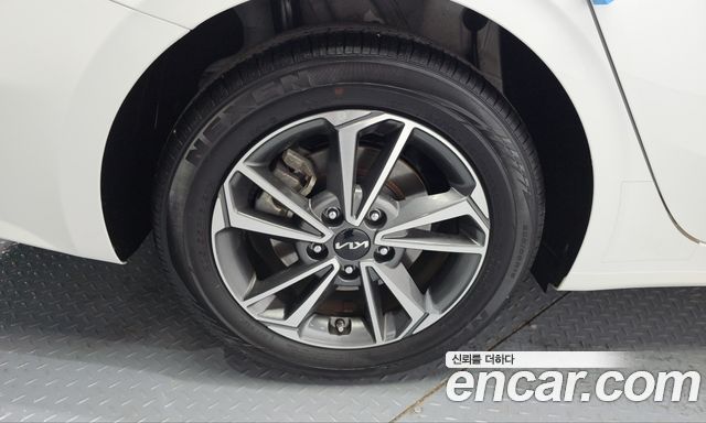 Kia K3 2023 — photo 5