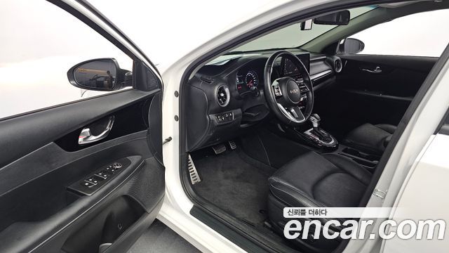 Kia K3 2023 — photo 17