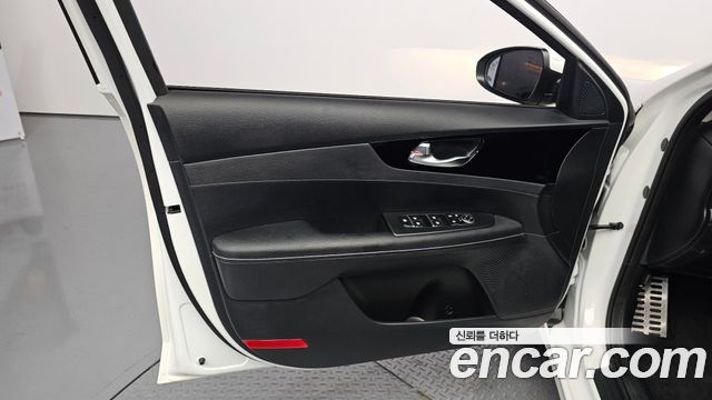 Kia K3 2023 — photo 14