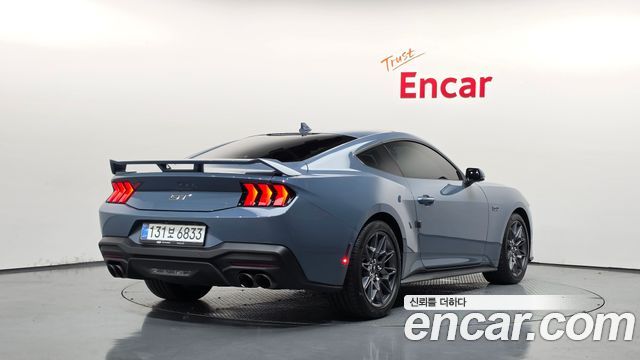 Ford Mustang 2025 — photo 2