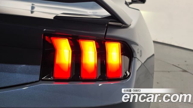Ford Mustang 2025 — photo 9