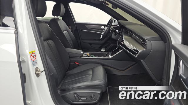 Audi A6 2021 — photo 17
