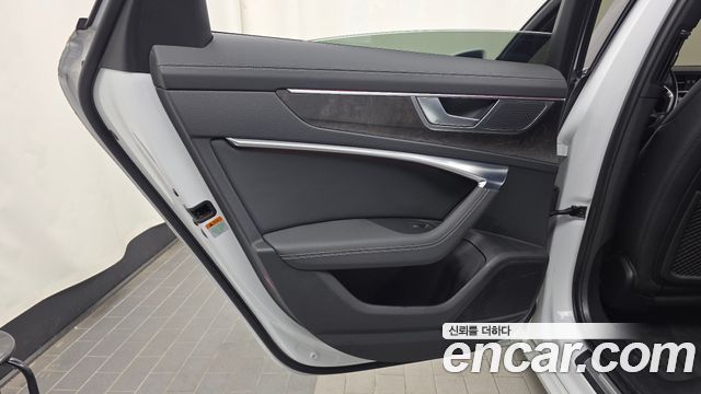 Audi A6 2021 — photo 15