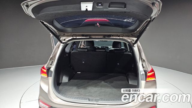 Hyundai Santafe 2019 — photo 37
