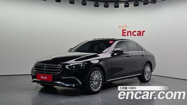 Mercedes-Benz E-Class 2023 — photo 1