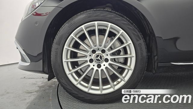 Mercedes-Benz E-Class 2023 — photo 5