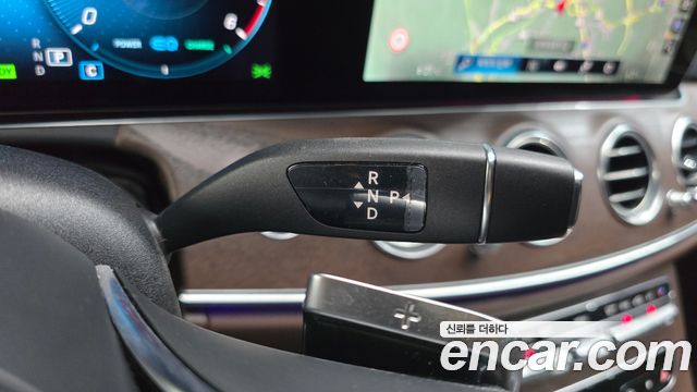 Mercedes-Benz E-Class 2023 — photo 9