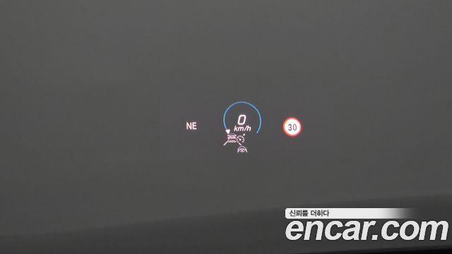 Mercedes-Benz E-Class 2023 — photo 19