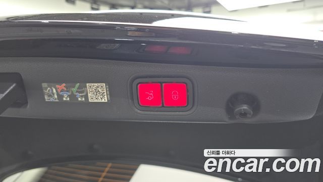 Mercedes-Benz E-Class 2023 — photo 20
