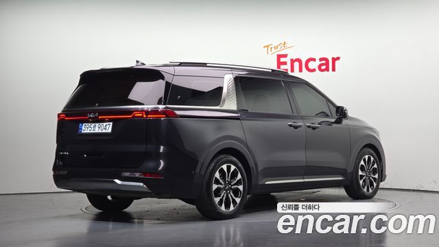 Kia Canival 2022 — photo 2