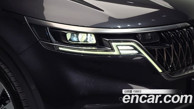 Kia Canival 2022 — photo 8