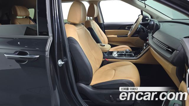 Kia Canival 2022 — photo 16