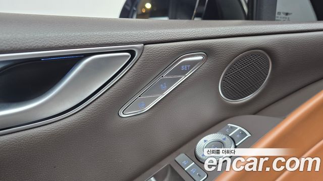Genesis G80 2023 — photo 30