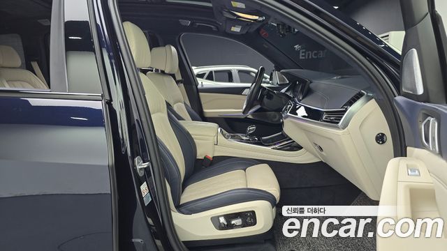 BMW X7 2019 — photo 11