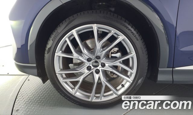 Audi Q4 e-tron 2025 — photo 5