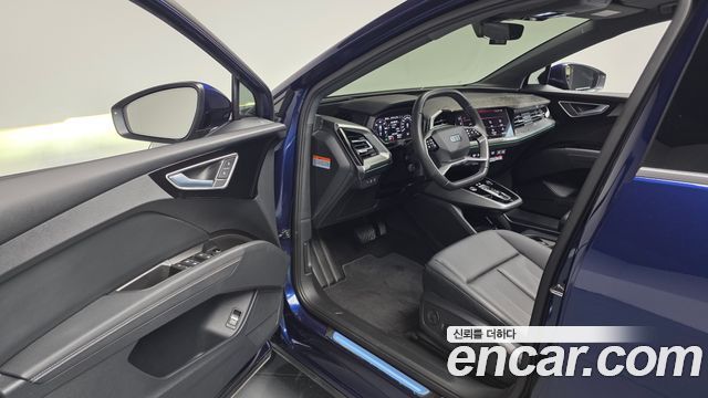 Audi Q4 e-tron 2025 — photo 13