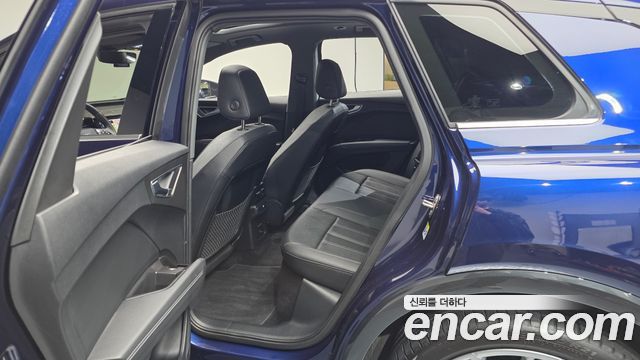 Audi Q4 e-tron 2025 — photo 17