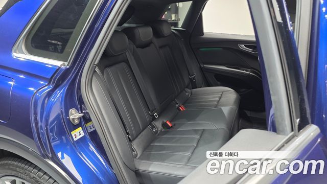 Audi Q4 e-tron 2025 — photo 18
