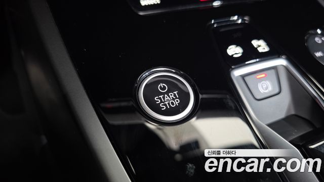 Audi Q4 e-tron 2025 — photo 27