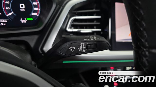 Audi Q4 e-tron 2025 — photo 29