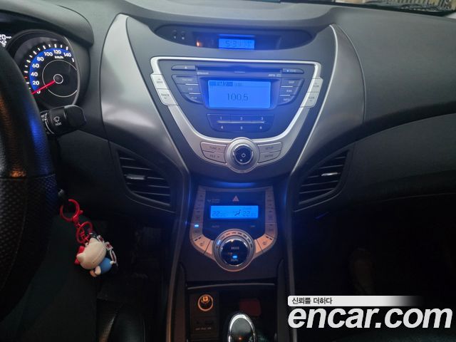 Hyundai AVANTE 2012 — photo 8