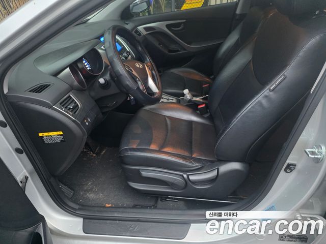Hyundai AVANTE 2012 — photo 9