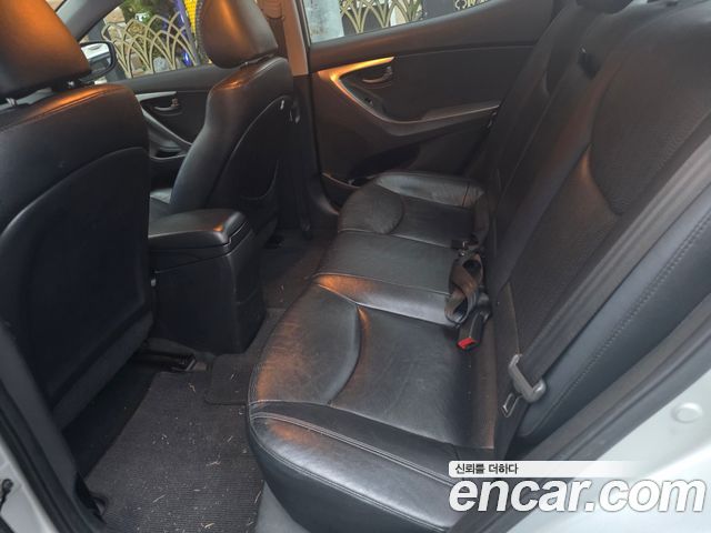 Hyundai AVANTE 2012 — photo 12