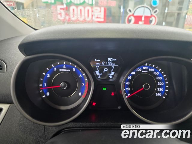 Hyundai AVANTE 2012 — photo 13