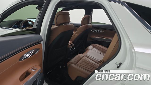 Genesis GV70 2022 — photo 18