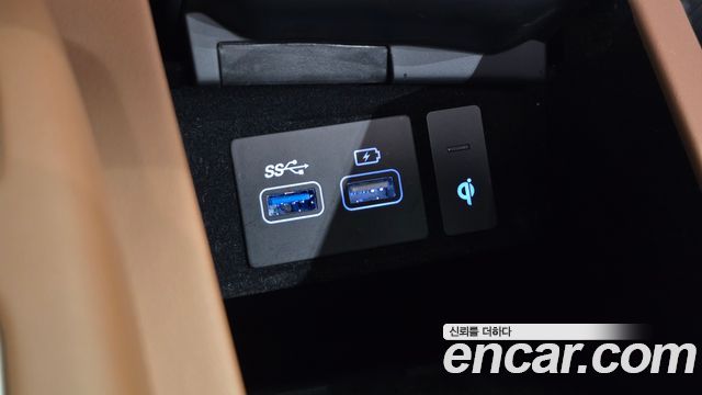 Genesis GV70 2022 — photo 19