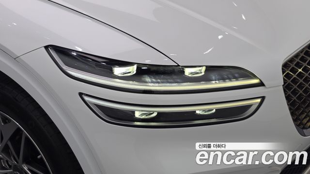 Genesis GV70 2022 — photo 8