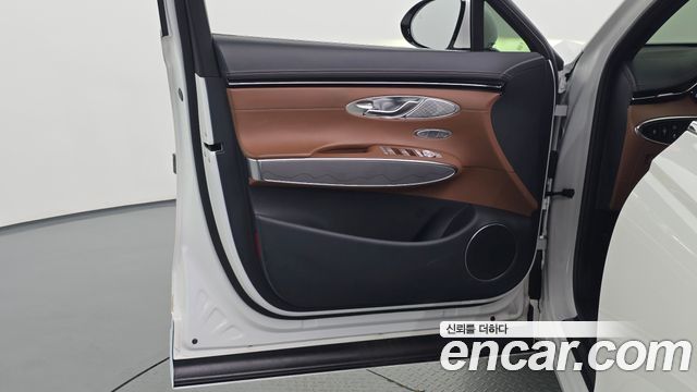 Genesis GV70 2022 — photo 14