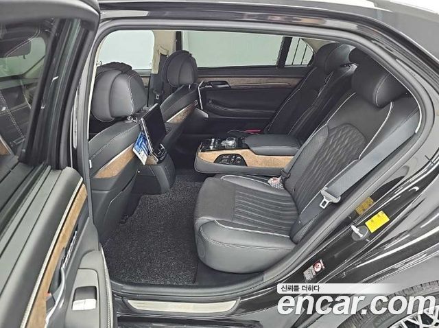 Genesis G90 2019 — photo 13