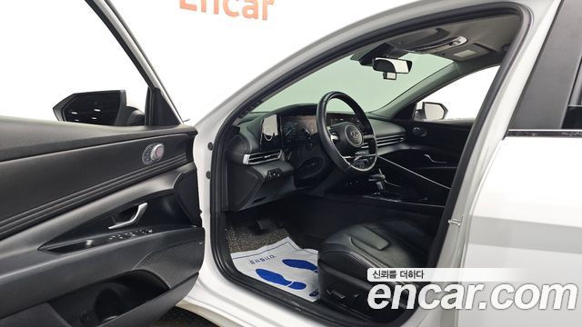 Hyundai AVANTE 2022 — photo 13