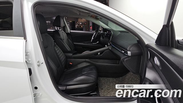 Hyundai AVANTE 2022 — photo 17