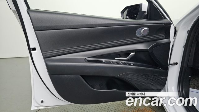 Hyundai AVANTE 2022 — photo 14