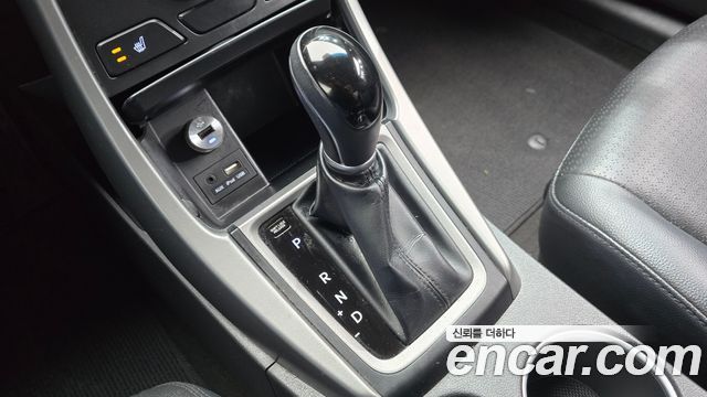 Hyundai AVANTE 2015 — photo 9